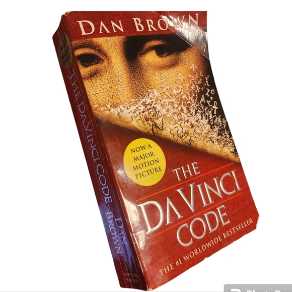 The DaVinci Code by Dan Brown - Picture 3 of 6